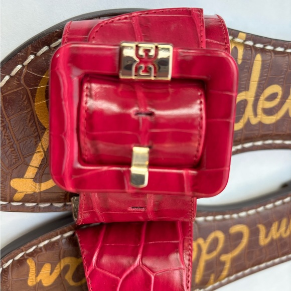 Like new Sam Edelman pink big buckle slides size 8 - Picture 5 of 7